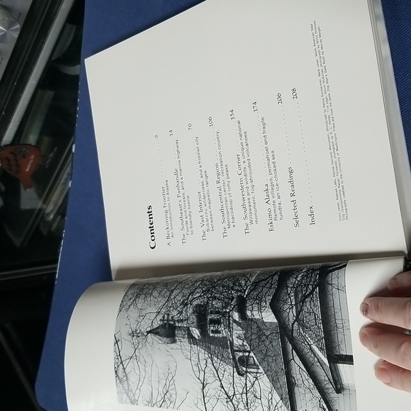 ✨ALASKA COFFEE TABLE BOOK - Picture 5 of 11